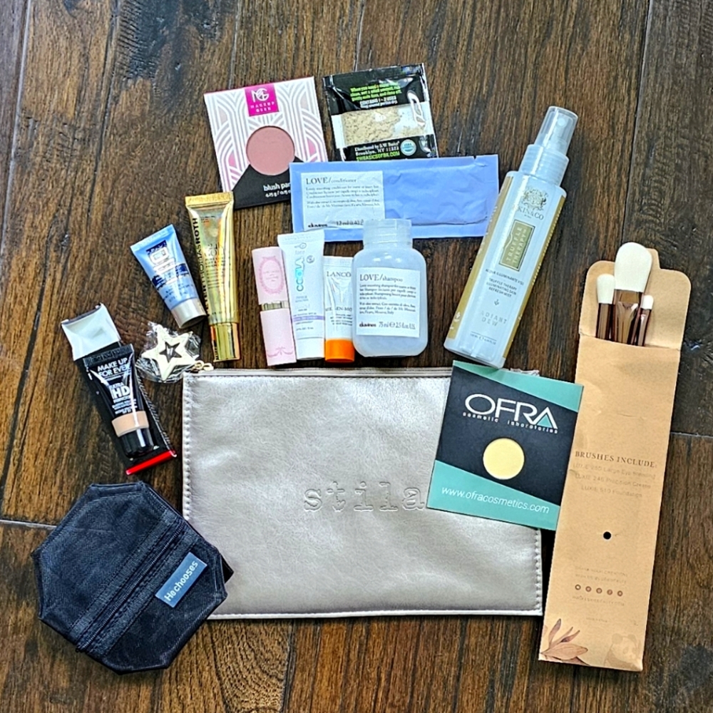 Stila Cosmetic Bag with Beauty Products & Makeup Brushes NWT